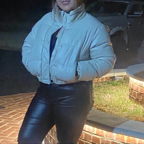 Cropped puffer jacket✨ - Picture 3 of 3
